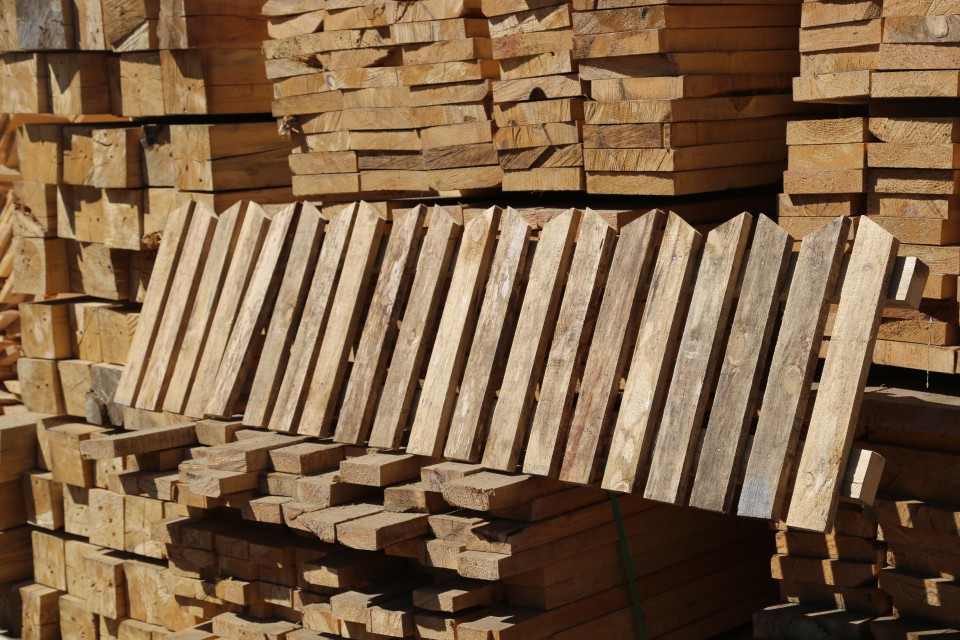 Забор низкий деревянный - Изделия из дерева для благоустройства